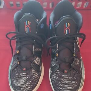 Nike Kyrie Sneakers